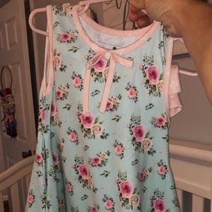Love and grow EUC 2T floral gown with blooms